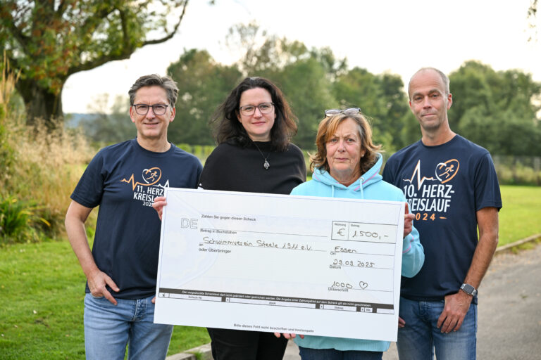 Contilia-Initiative „1000 Herzen“ unterstützt den Schwimmverein Steele 1911